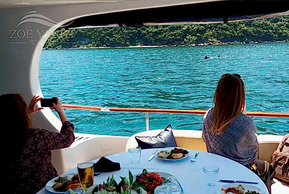 luxury bosphorus cruise by private yacht