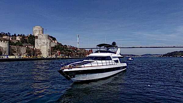 Luxury yacht Cruise to The Ciragan Palace Kempinski Hotel Istanbul
